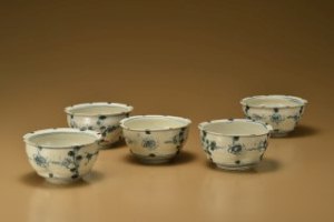 岡晋吾　安南染付唐文撫角向鉢揃　11.9×6.2cm