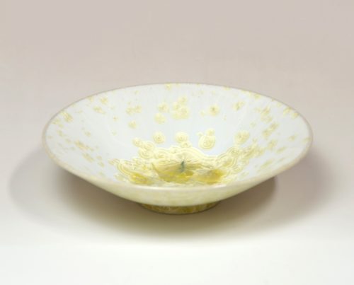 10.17_Tea bowl with white and gold glaze_ｗ17×H4.5㎝ (1)
