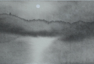 田中みぎわ「月の音が聴こえる」　12.5×35cm 　墨、胡粉/石州半紙稀
