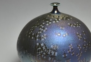 「Vase with Sea foam Blue glaze」陶磁器　H25xW21.5cm