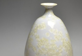 「Vase with White and Gold glaze crystalline glaze」陶磁器　H32.4xW17.6cm